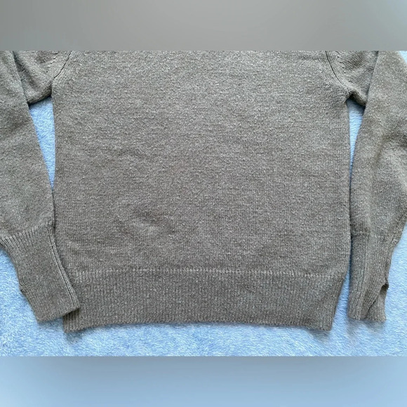 H&M Crewneck  sweater size XS - Picture 6 of 8